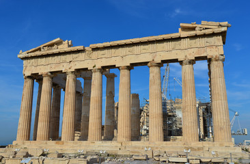 Le Parthénon sur la colline de L'Acropole à Athènes