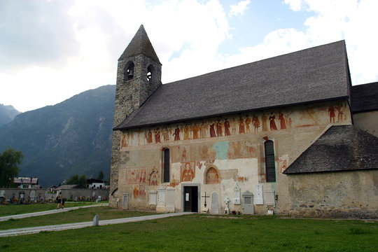 Italia,Trentino Alto Adige. Pinzolo chiesa di San Vigilio.