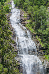 Fototapeta na wymiar Wasserfall in den Kärntener Alpen