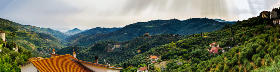 Fototapeta na wymiar Beautiful panoramic view of italien mountains, tourism concept