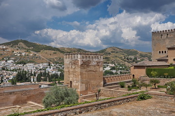 Grenade, vue depuis les jardins de l'Alhambra Espagne.