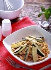 italian cuisine fettuccini zucchini