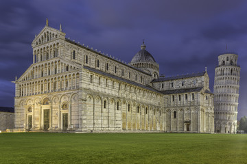 Fototapeta na wymiar Piazza del Miracoli in Pisa