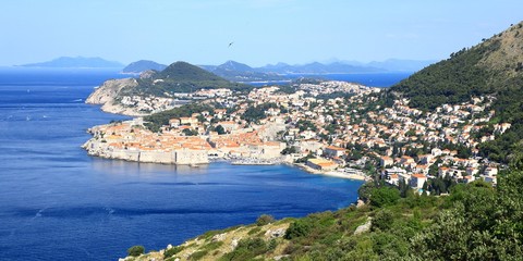 Naklejka na ściany i meble Panorama of the Dubrovnik old town and Adriatic sea coast