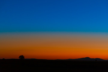 Blick auf den Brocken zur blauen Stunde