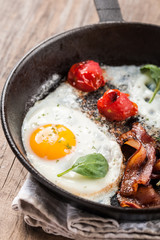 Fried eggs with bacon