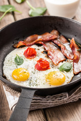 Fried eggs with bacon