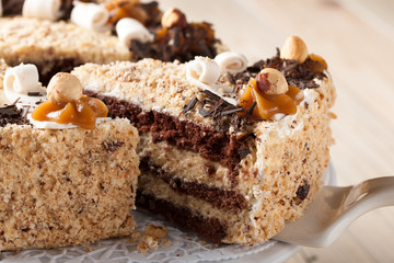 Nut cake