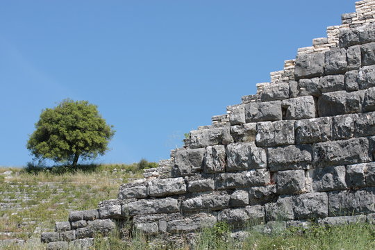 amphitheater in dodoni