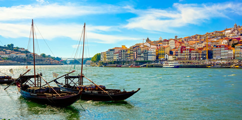 Fototapeta na wymiar Porto ols city