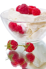 Cottage cheese with raspberries