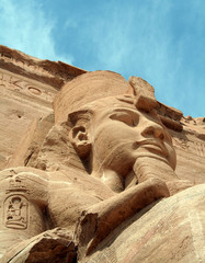 ABU SIMBEL TESTA DEL FARAONE RAMSES II