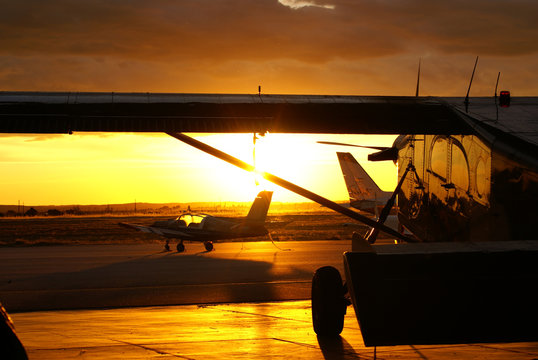 Skydive sunset at the dropzone - Aiplanes