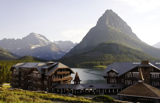 Fototapeta Glacier National Park, Swiftcurrent Lake, Many Glacier
