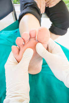 diabatic foot skining neuropathy