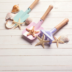 Tools for playing in sand