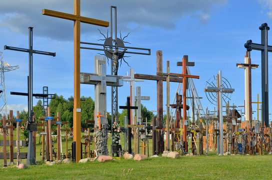 Sanktuarium Matki Bożej Bolesnej, Święta Woda