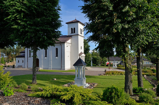 Sanktuarium Matki Bożej Bolesnej, Święta Woda, Wasilk&oacute;w