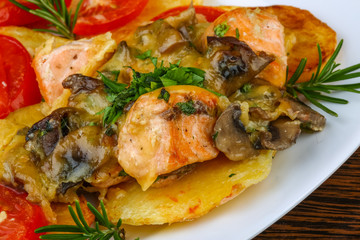 Salmon with grilled vegetables