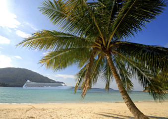 Fototapeta na wymiar Summer Tropical Island Beach Cruise Ship Concept