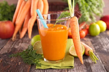 Crédence de cuisine en verre imprimé Jus jus de carotte