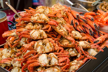 Deep fried flower crab selling in Raohe Raohe Street Night Market,Taiwan