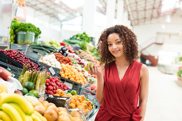 Woman shopping fruits