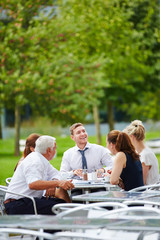 Business Team macht Meeting im Restaurant