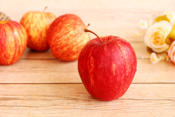 red apples