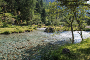 fiume in val di Mello