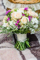 Fototapeta na wymiar beautiful decor. Wedding arrangement of roses and other flowers.