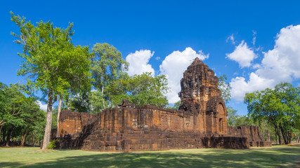 Fototapeta na wymiar Prasat Mueang Sing Historical Park
