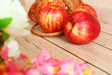 red apples