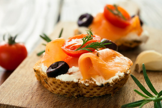 Smoked Salmon Canapes