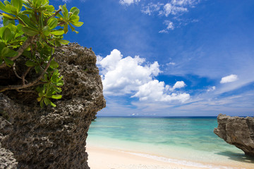 沖縄のビーチ・トケイ浜 
