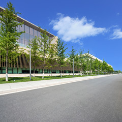 Fototapeta premium modern building with empty road floor