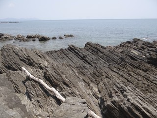 Une plage de roche volcanique en Thaïlande, Koh Mook, Koh Muk