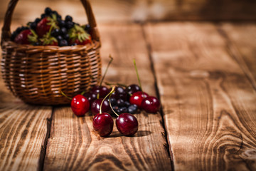 Клубника и черника