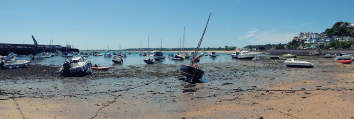 Fototapeta premium low water by Gorey Harbour, Jersey island