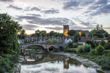 Fototapeta na wymiar View to Aylesford village in Kent, England with medieval bridge and church