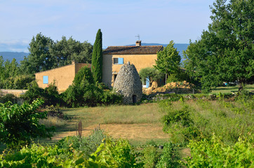 Fototapeta na wymiar Farmland, Provence, France
