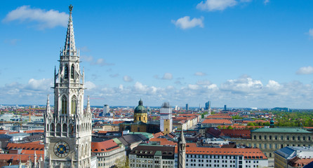 Fototapeta premium New Town Hall at Marienplatz in Munich Germany with city skyline