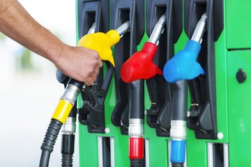 Liquid, metal, fuel.
