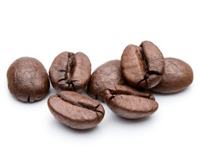 Naklejka premium roasted coffee beans isolated in white background cutout