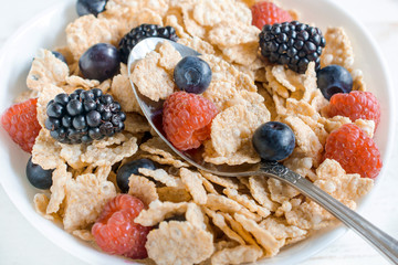 Corn flakes and berry fruits