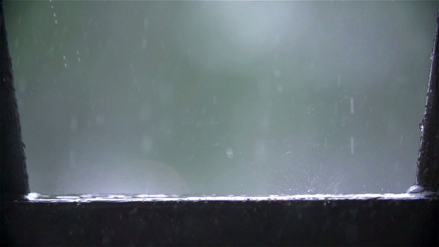 UTRA SLOW MOV: Rain Falling And Bounce