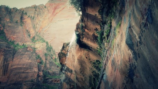 emerald pools waterfall in zion