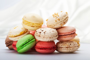 Macaroon, Cake, Cookie.