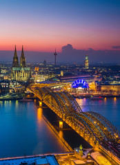 Fototapeta na wymiar Cologne at dusk