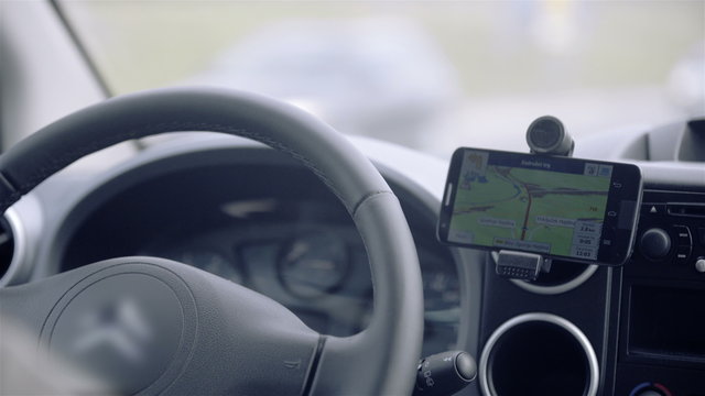 Steering wheel and following GPS navigation